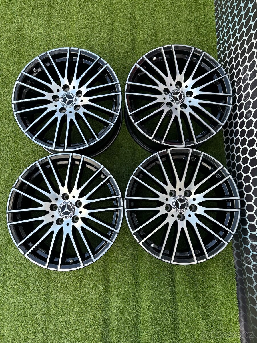 ORIGINÁLNÍ SADA MERCEDES C-CLASS - W206 - ZÁNOVNÍ R18 - 8