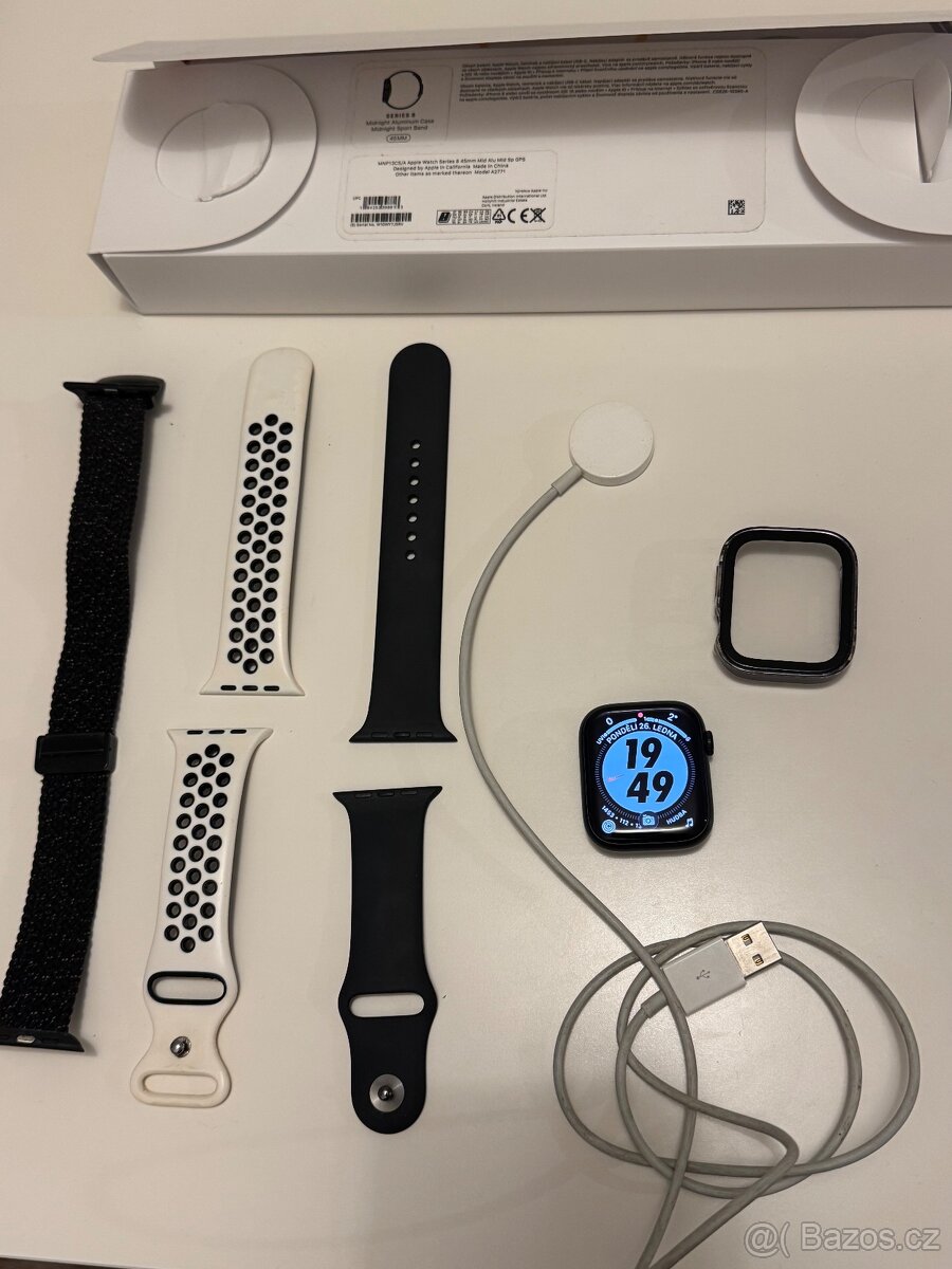 Apple Watch s8 45mm - 8
