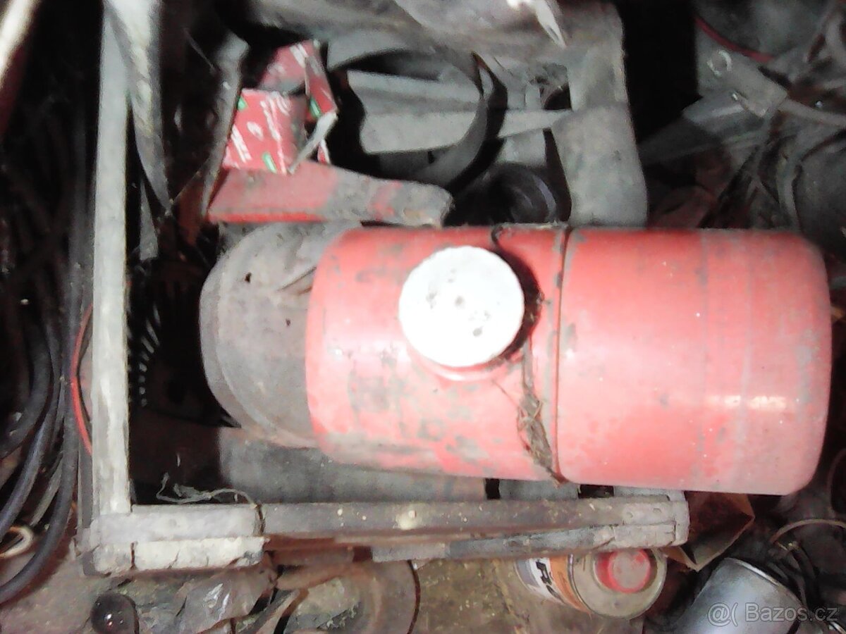 Prodám MF 070 - 8