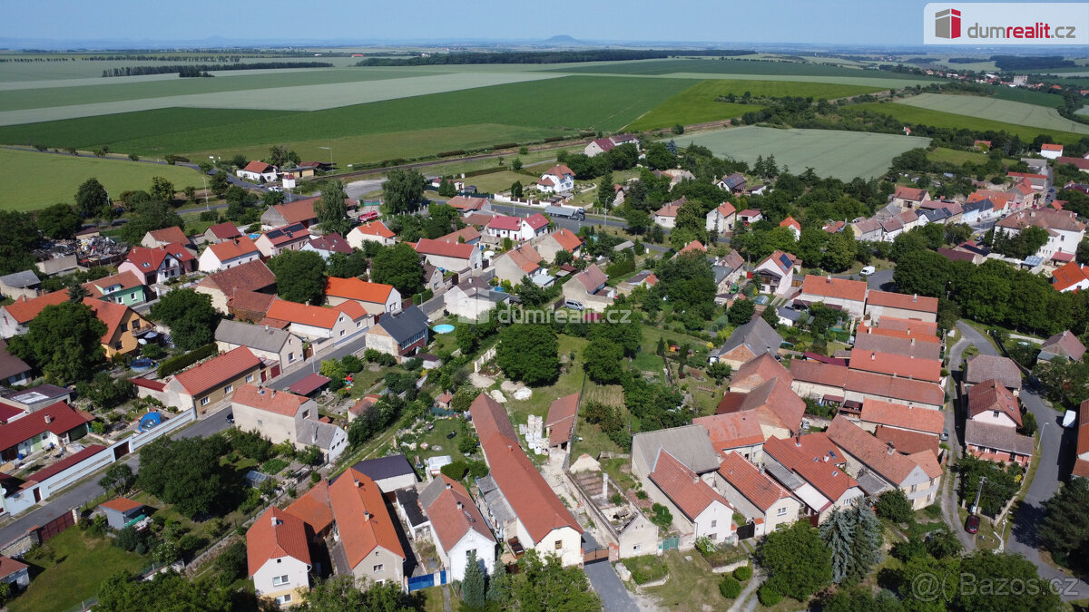 Prodej pozemku 684 m2 - 8