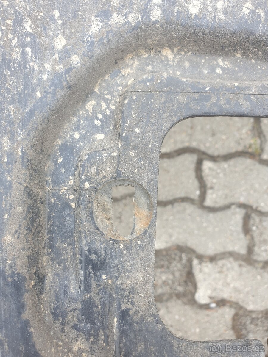 Mercedes w124 spodní kryt motoru č.124 - 8