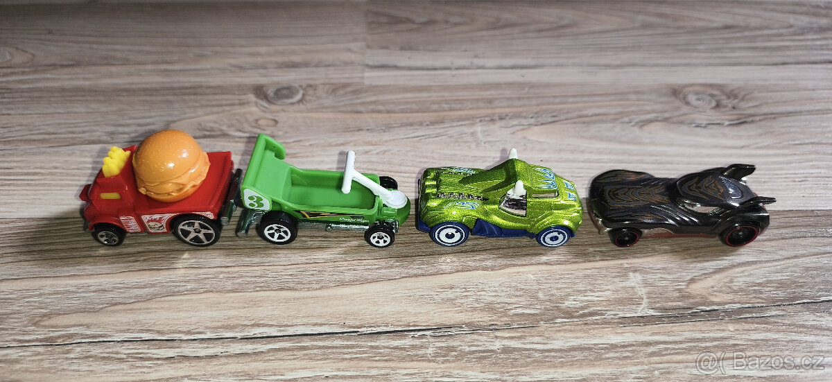 Sada 10 autíček Hot Wheels Mattel - 8
