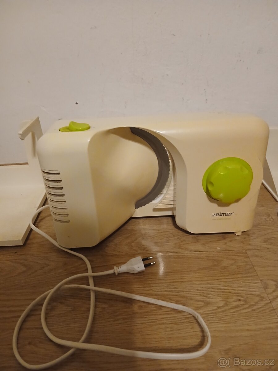 ELEKTRICKÝ KRAJEČ ZN. ZELMER 220 V. - 8