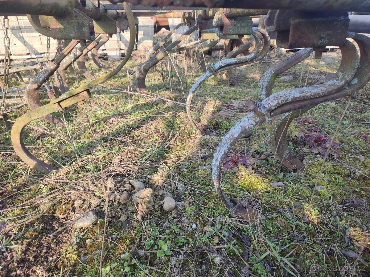 Kompaktor s bránami - 8