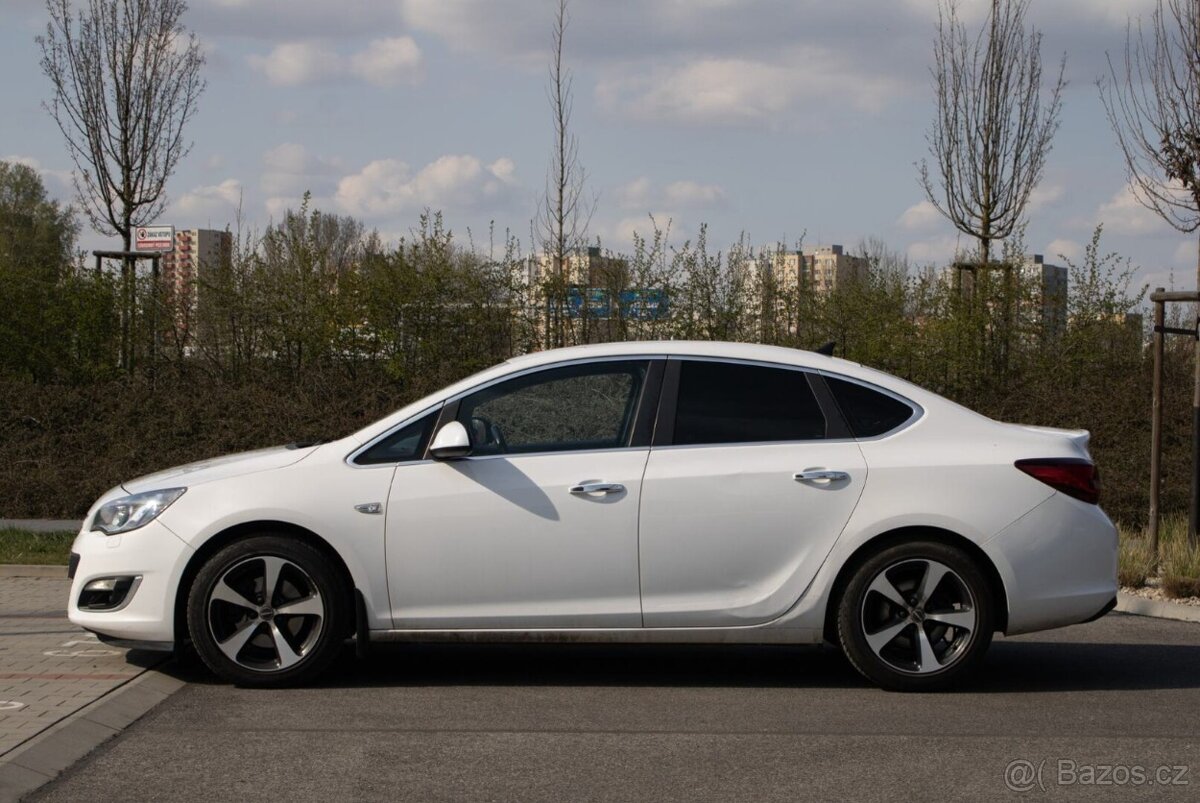 Opel Astra Notchback 1.7 CDTI 130k Cosmo - 8