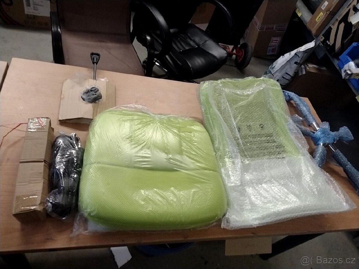 Inter Link Dětská otočná židle Teenie
- 8