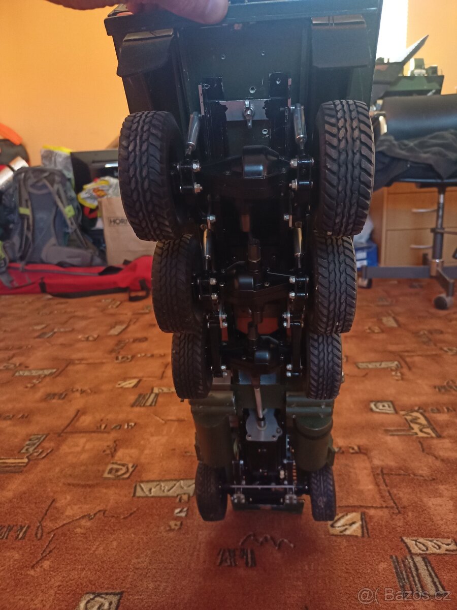 RC vojenské auto - 8