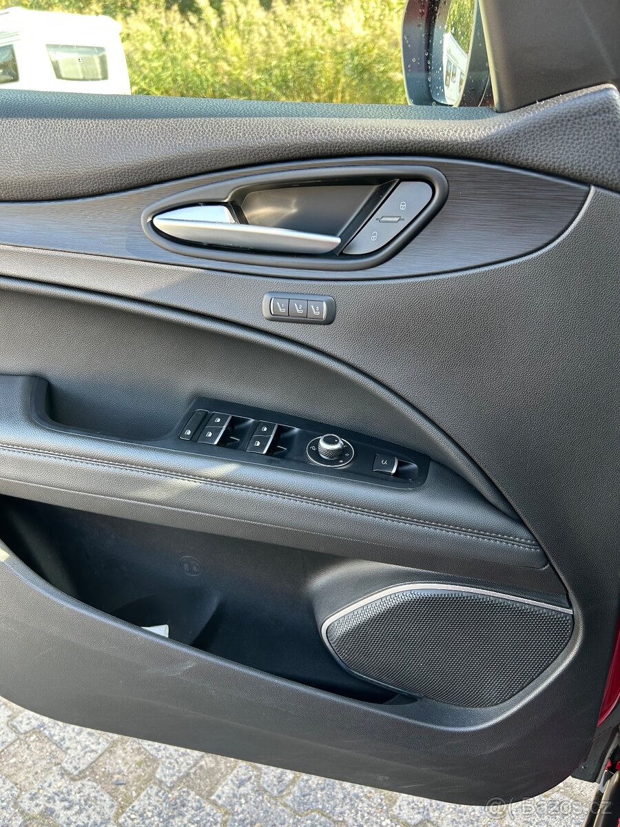 Alfa Romeo Stelvio - 8