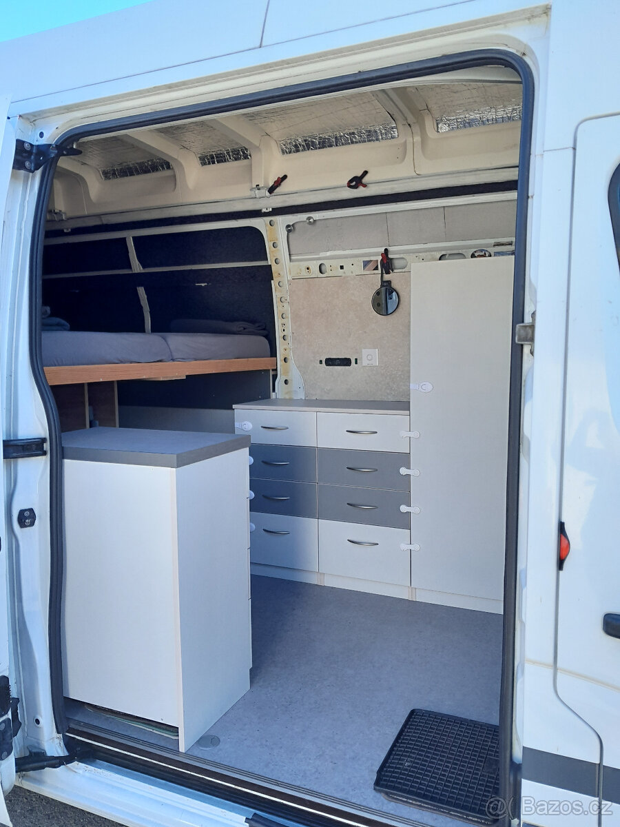 RENAULT MASTER 2,3 DCi - L3,H3 -obytný - 8