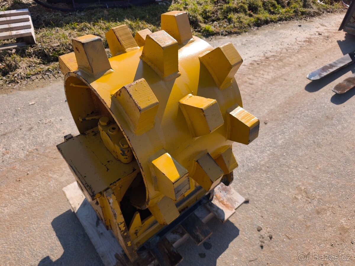 Ježkovy válec pro bagry 12-24t - 8