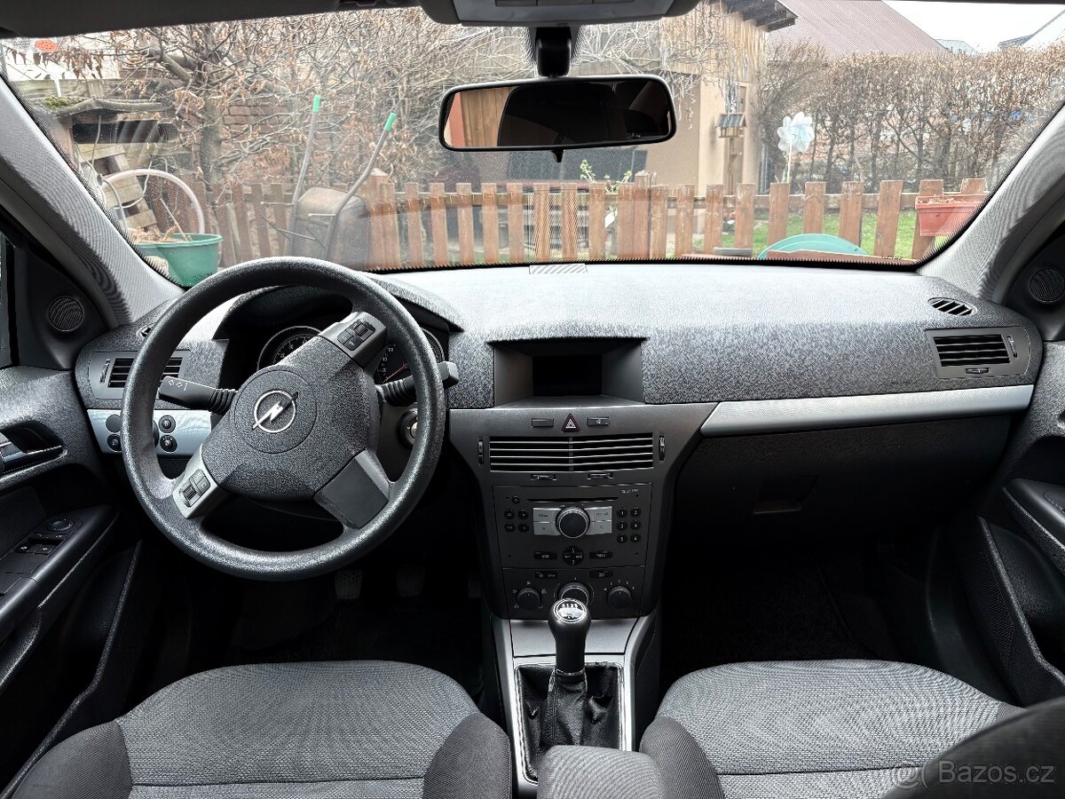 Opel Astra H, benzin 1.4, r.2004 - 8
