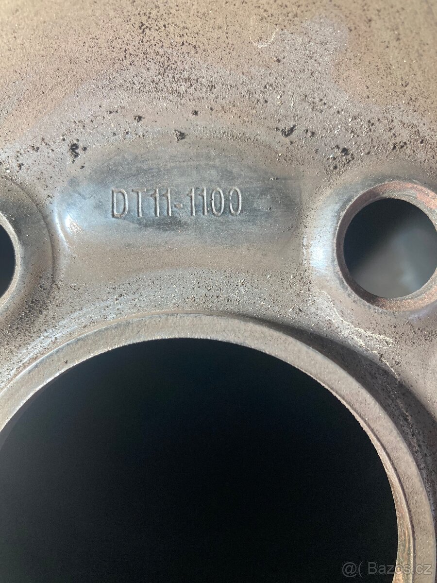 205/60/16 Letni na diskách Ford 5x108 - 8