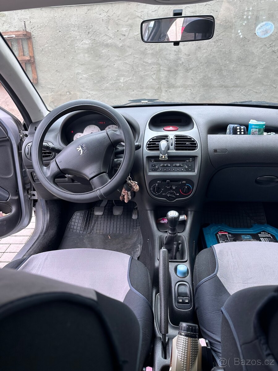 Peugeot 206 - 8