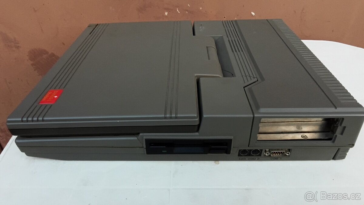 Retro laptop . - 8