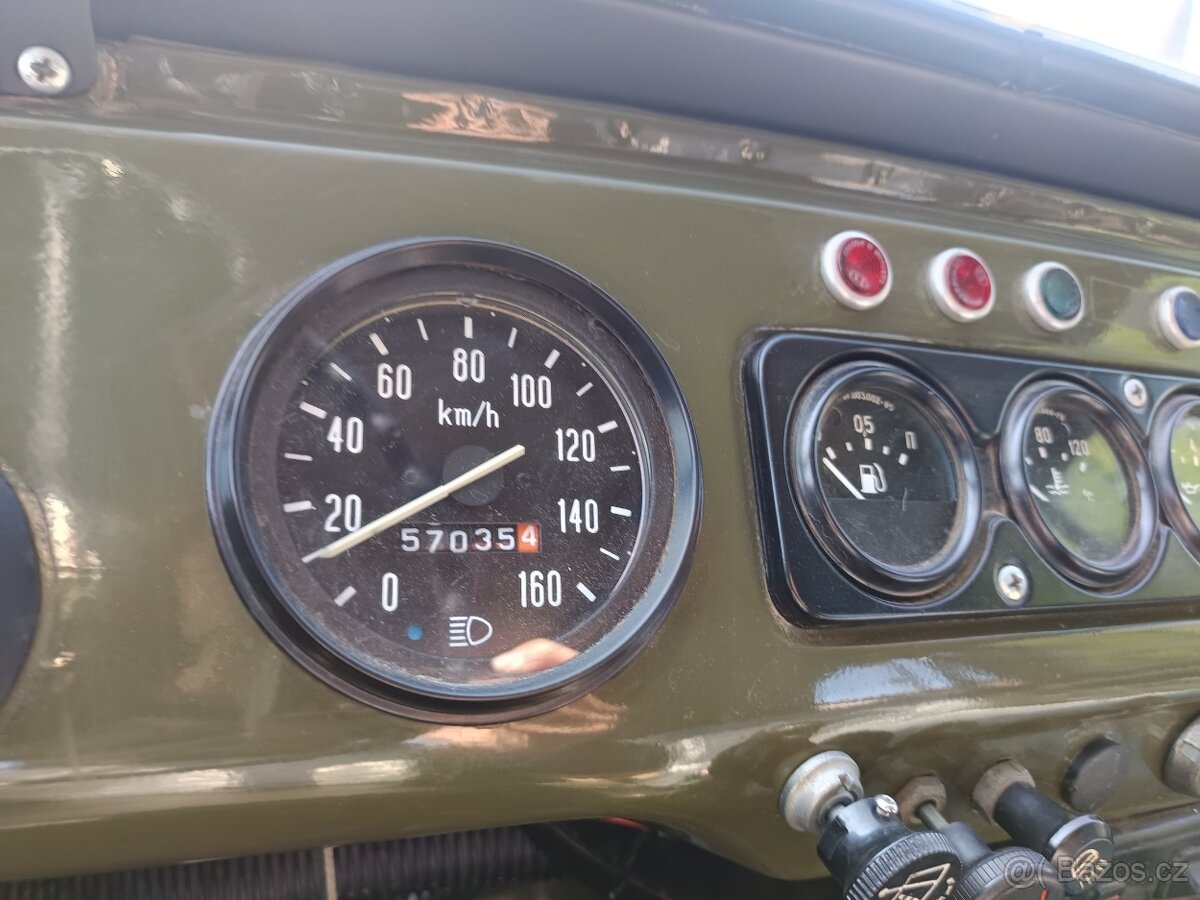 UAZ 31512 s TP a SPZ model 2007, 7 míst - 8