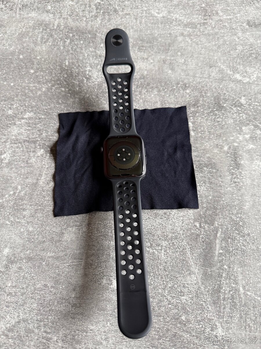 Apple Watch SERIES 6 44 mm Space Gray Aluminium Case - 8