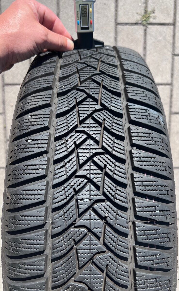 Superb - 17 Triton + zimní 215/55 R17 Dunlop 8mm - 8