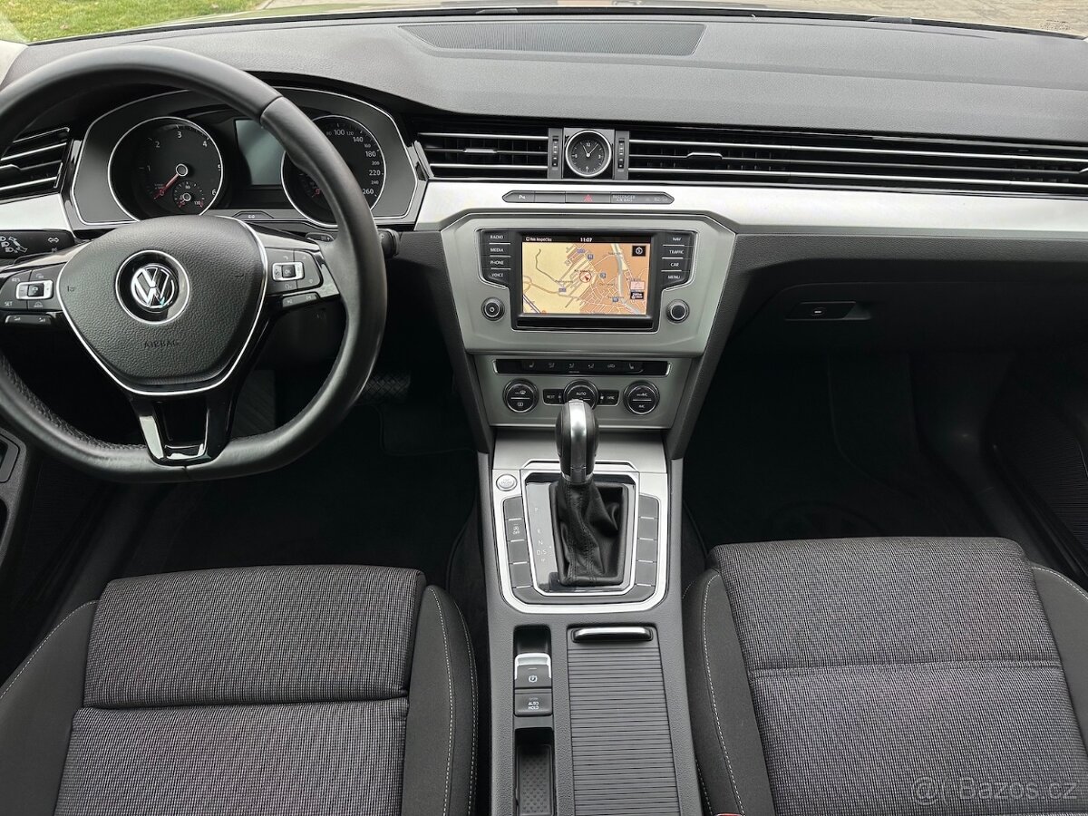 VW Passat B8 2,0TDi Combi – 2016 – FULL LED, ALU, TAŽNÉ - 8