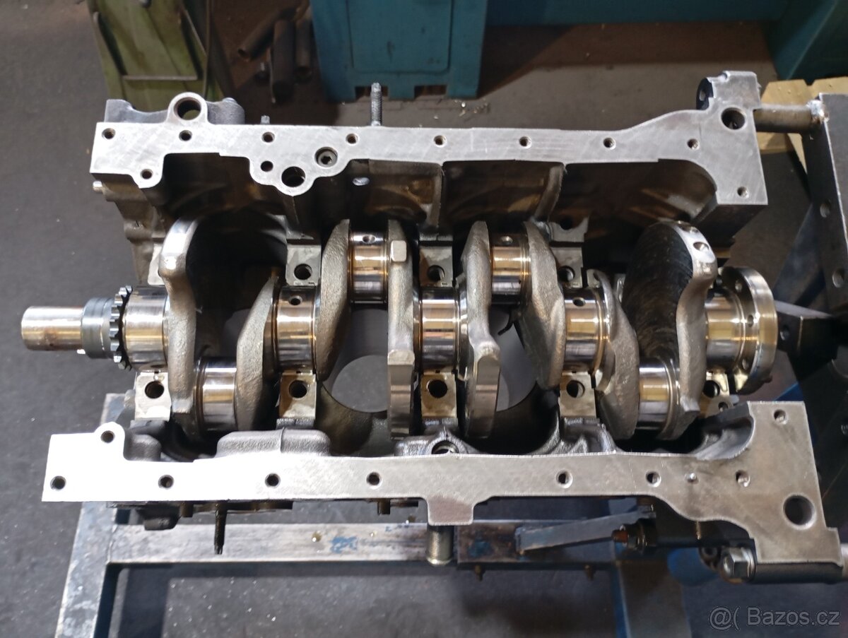 Motor HKR na  Fiat, Citroen, Peugeot 2.0 Hdi - 8