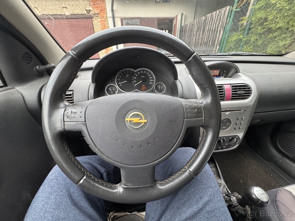 Opel corsa C 1,2 - 8