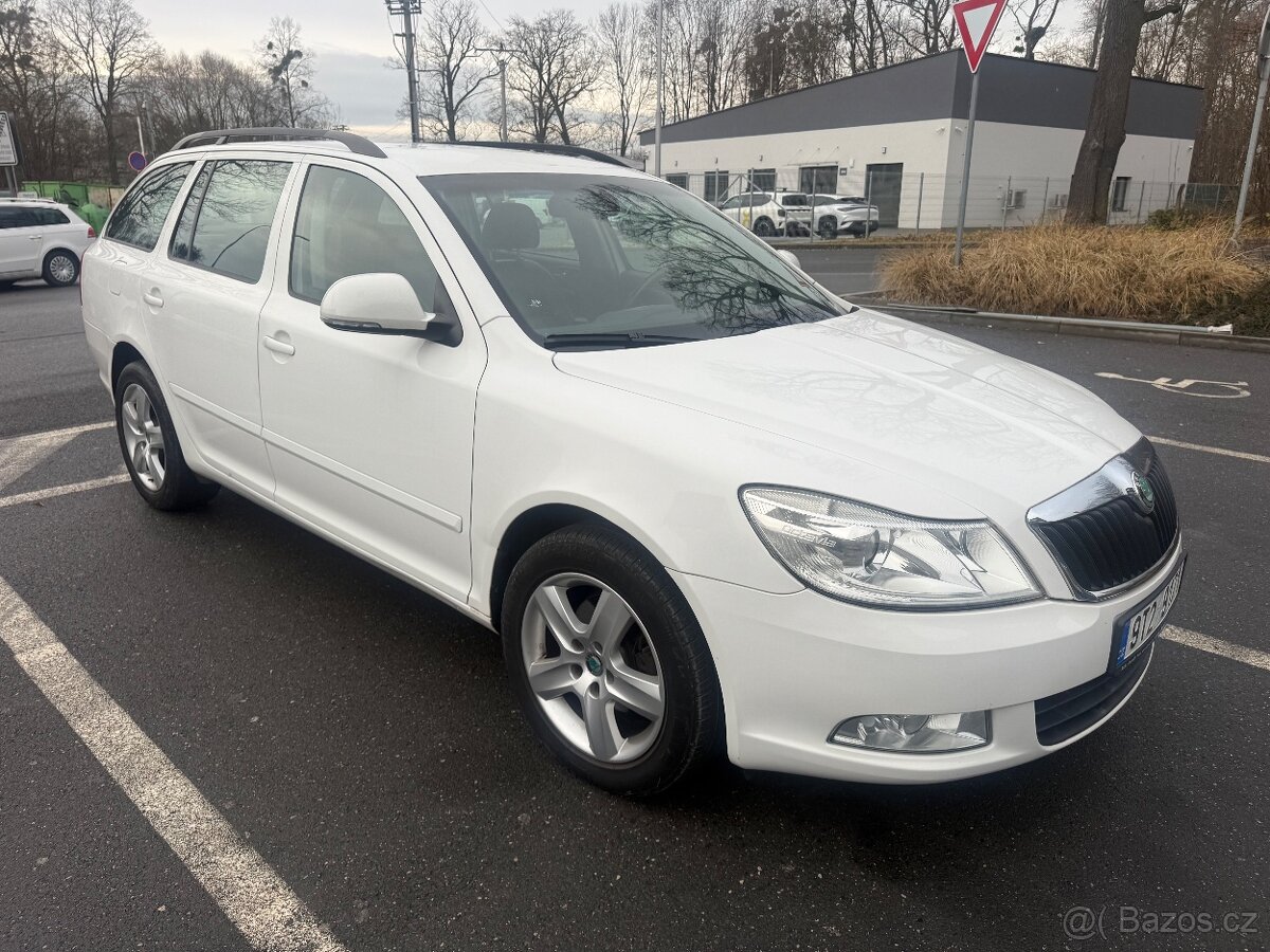 Škoda Octavia 2,0 TDI AUTOMAT KŮŽE TAŽNÉ ZIMNÍ I LETNÍ KOLA - 8