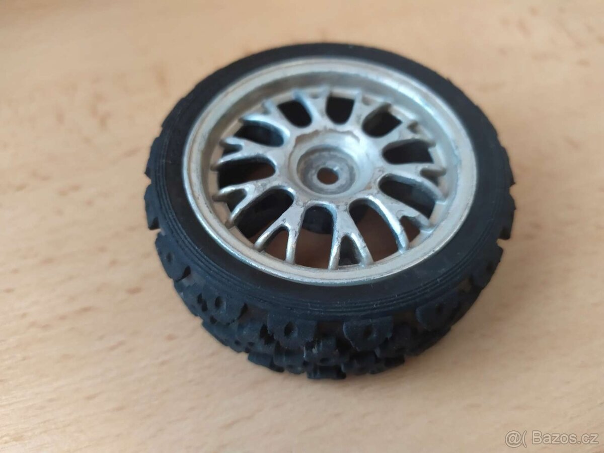Různá kola na RC modely 1:10 - 8