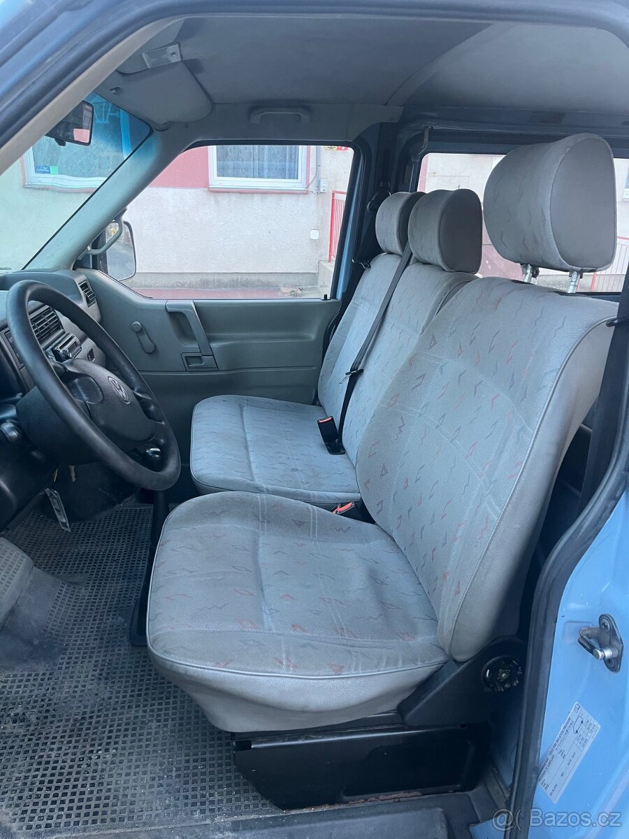 VW Transporter T4 2,5TDI 75Kw , 9 míst - 8