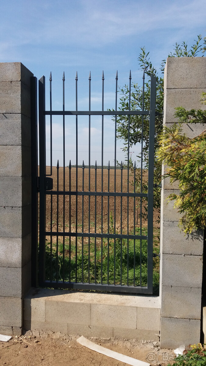 Kované ploty, samonosné pojezdové brány - 8