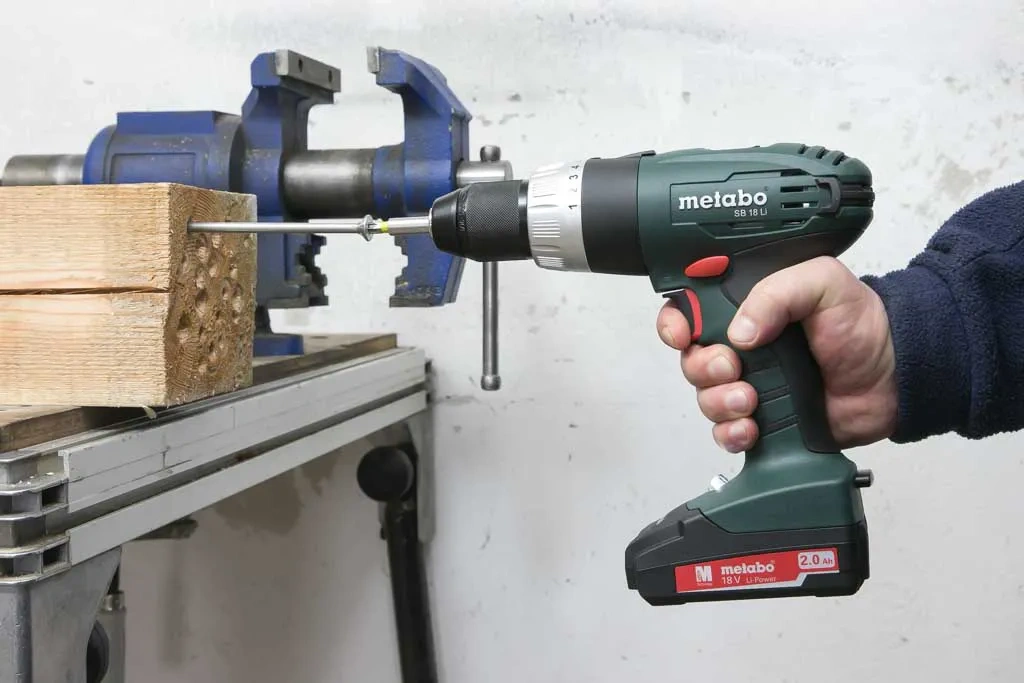 Profi AKU šroubovák / vrtačka (+ příklep) Metabo SB 18 Li - 8