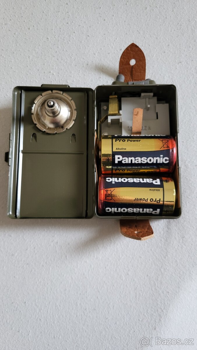 Vojenská svítilna - 8