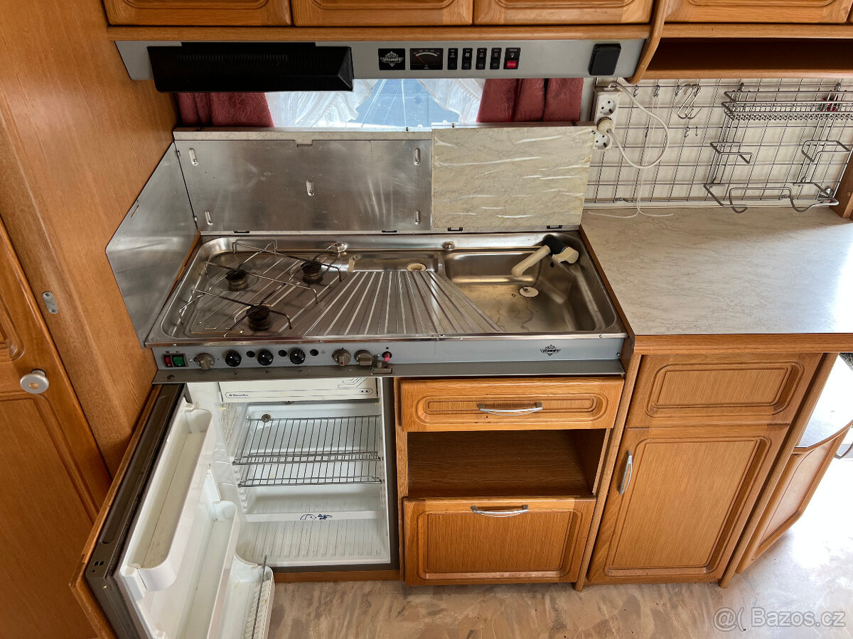 Karavan Hobby Landhaus 760-chata na kolech - 8