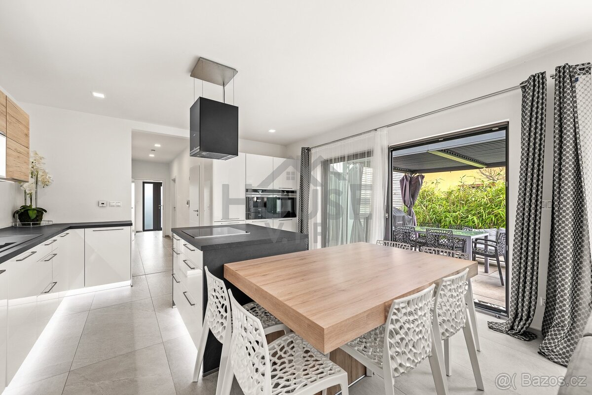 Pronájem rodinného domu 201 m², Králův Dvůr - Levín - 8