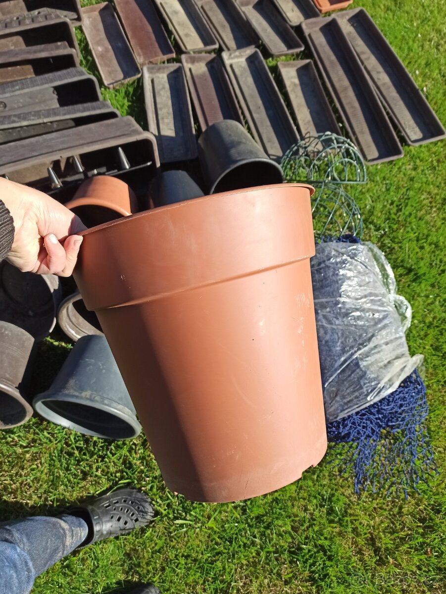 Květináče, truhlíky, misky - 8