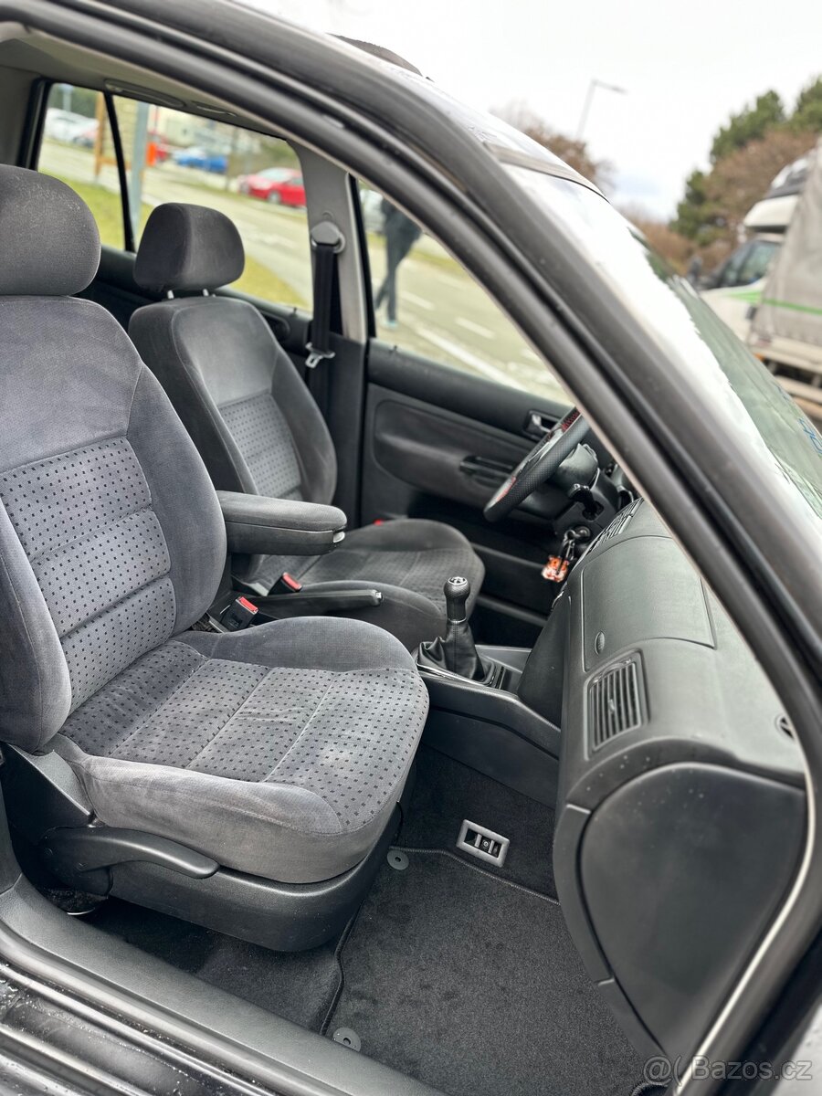 Volkswagen Golf IV 1.4 - 8