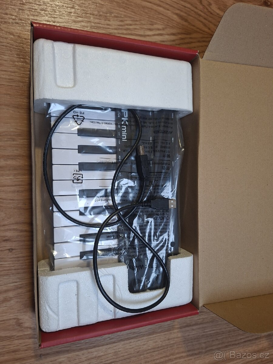 MIDI KLÁVESY - AKAI MPK mini - 8