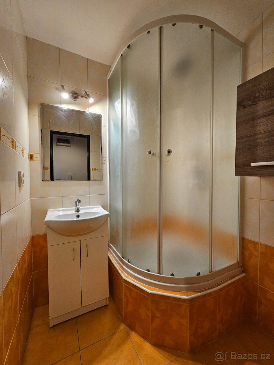 Pronájem bytu 3+1 s balkonem, Tyršova, Bělá pod Bezdězem - 8