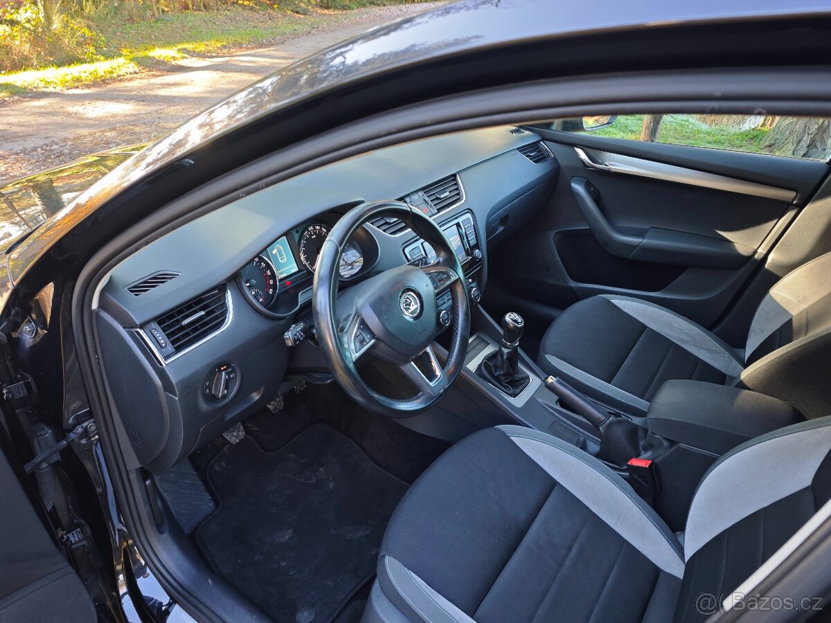 Škoda Octavia combi Joy 2.0Tdi tažné výhřev - 8