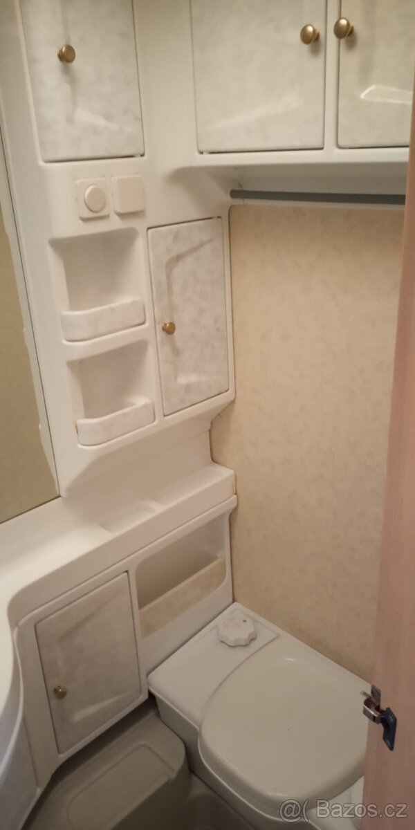 Prodám obytný přívěs HOBBY DE LUXE 440 - 8