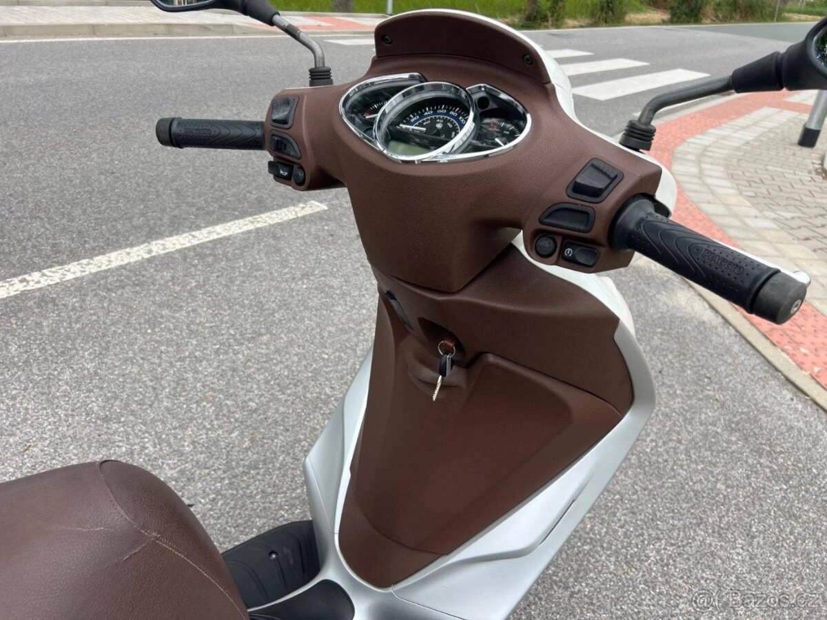 Piaggio Medley 125 ABS - 8