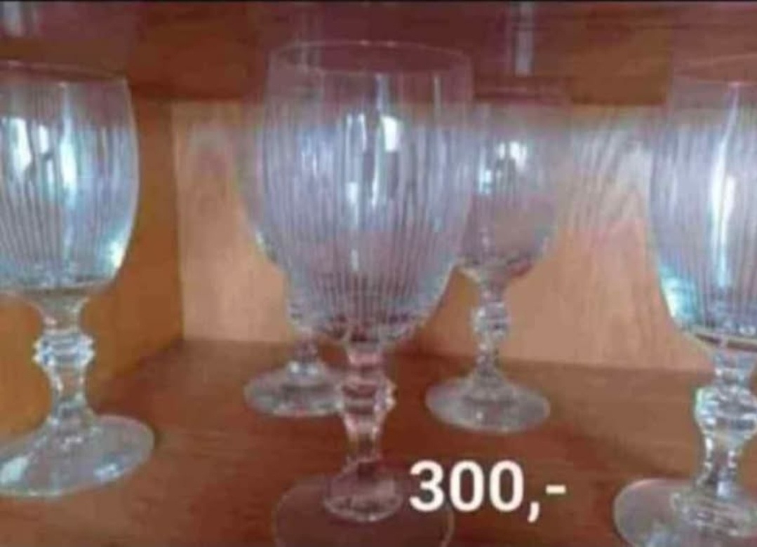 Sada různých skleniček - 8