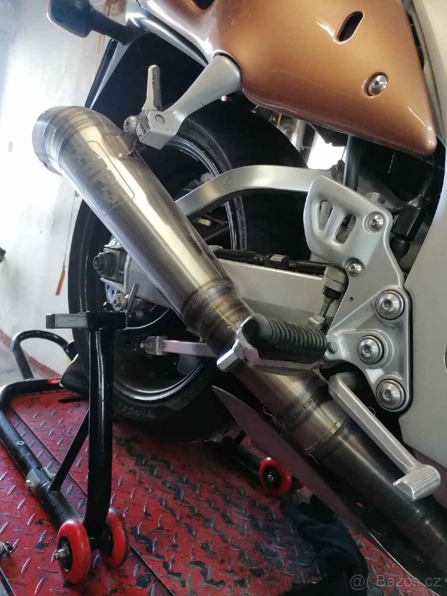 Suzuki GSX-R 1300 Hayabusa - 8