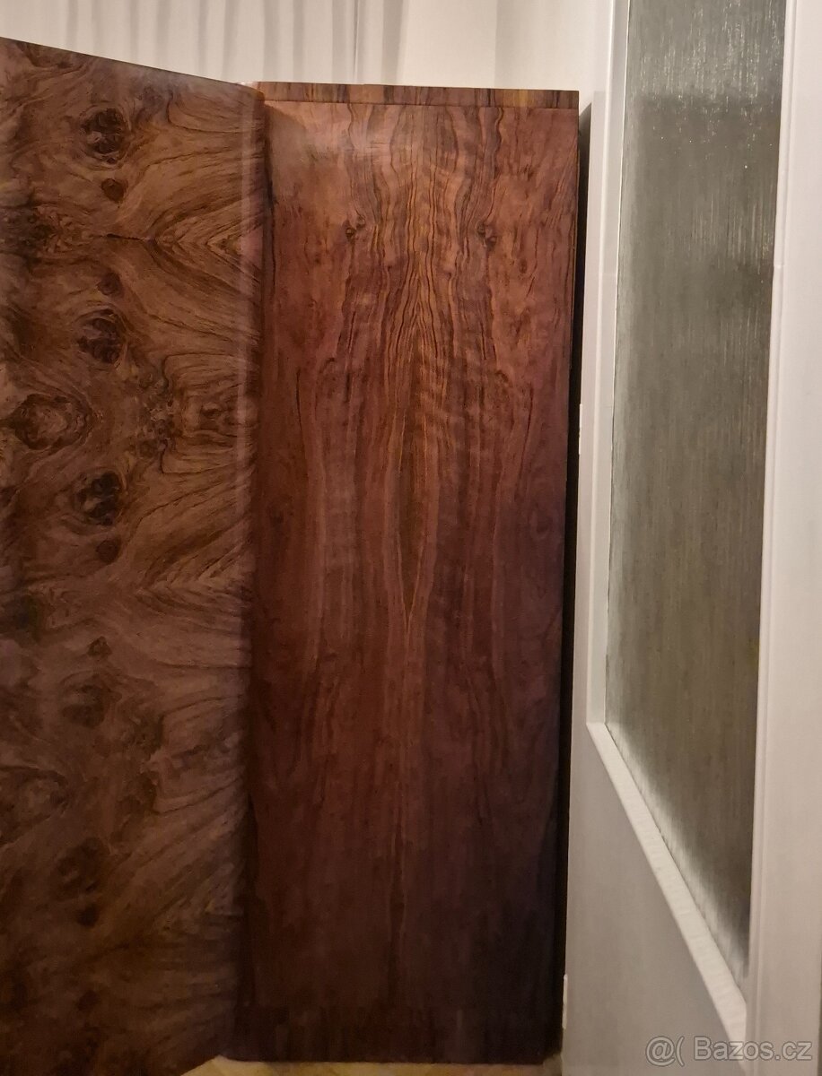 Sekretář a šatní skříň - 8