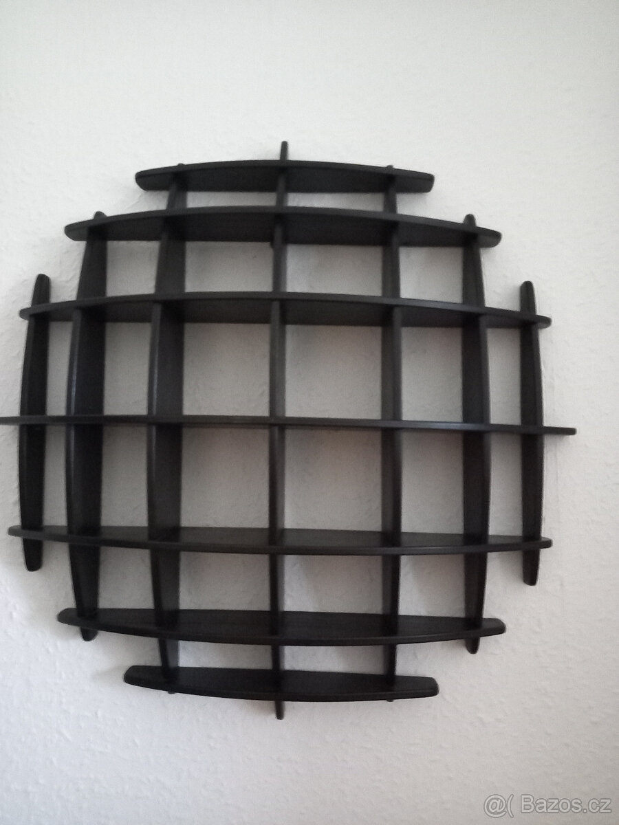 Polička + miniatury - 8