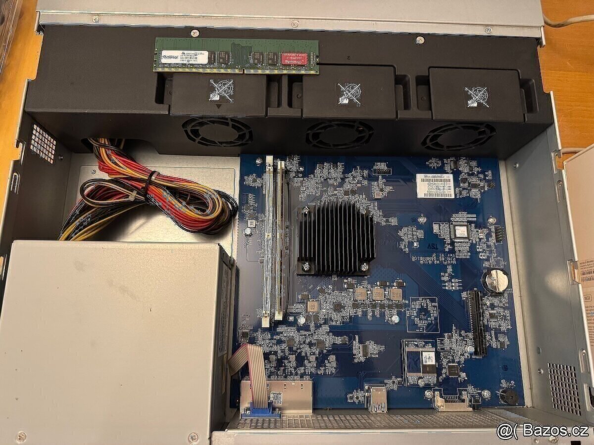 Synology RS2421+ NAS - 12 BAY, 20GB ECC RAM, super stav - 8
