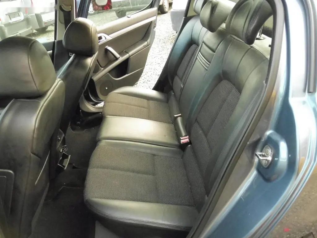 Peugeot 407, 2,2 125 kW - 8