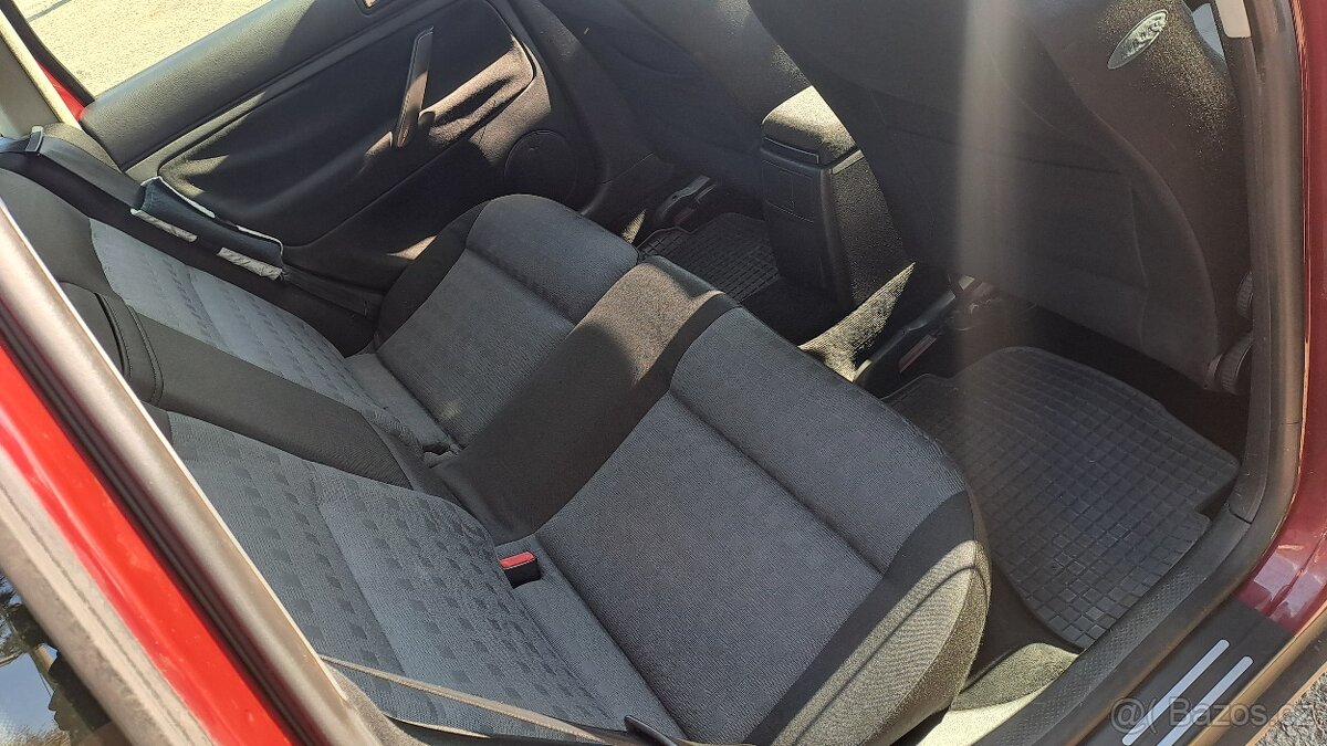 Volkswagen Passat 1.9 TDI Comfort 4x4 - 8