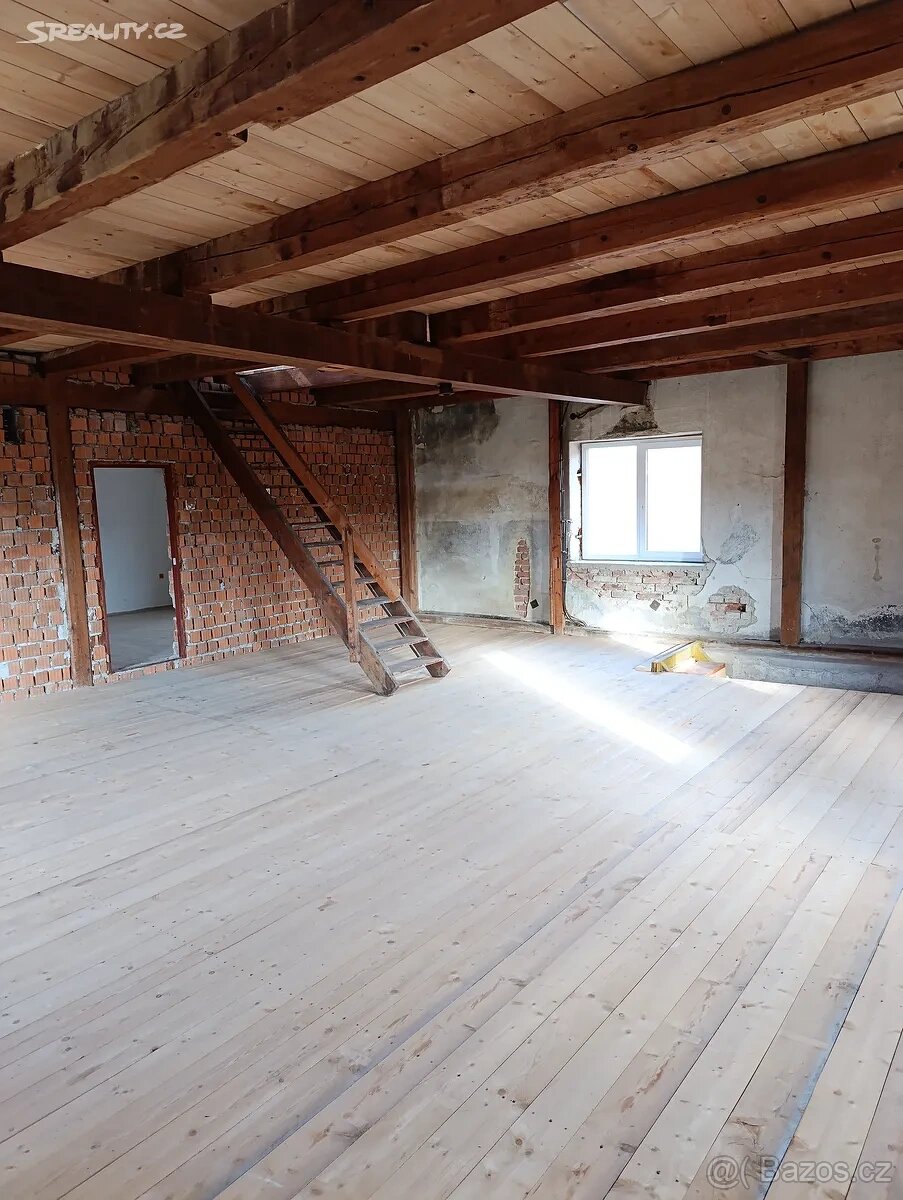 Prodej velkého domů podlažice. - 8