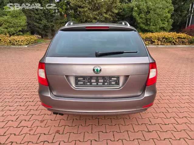 Superb 2.0 TDI 125kW Elegance DSG,tažné,xenon,navi - 8