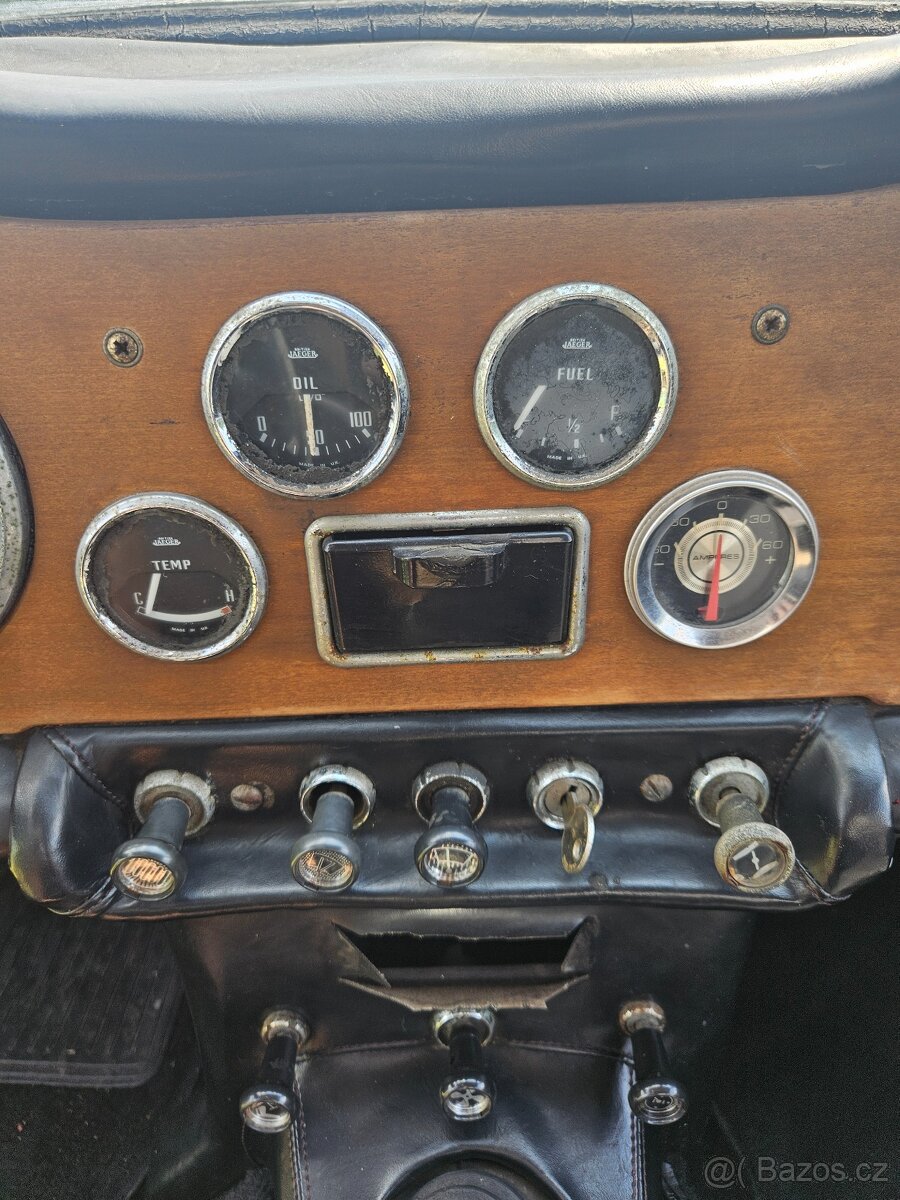 triumph tr4a - 8