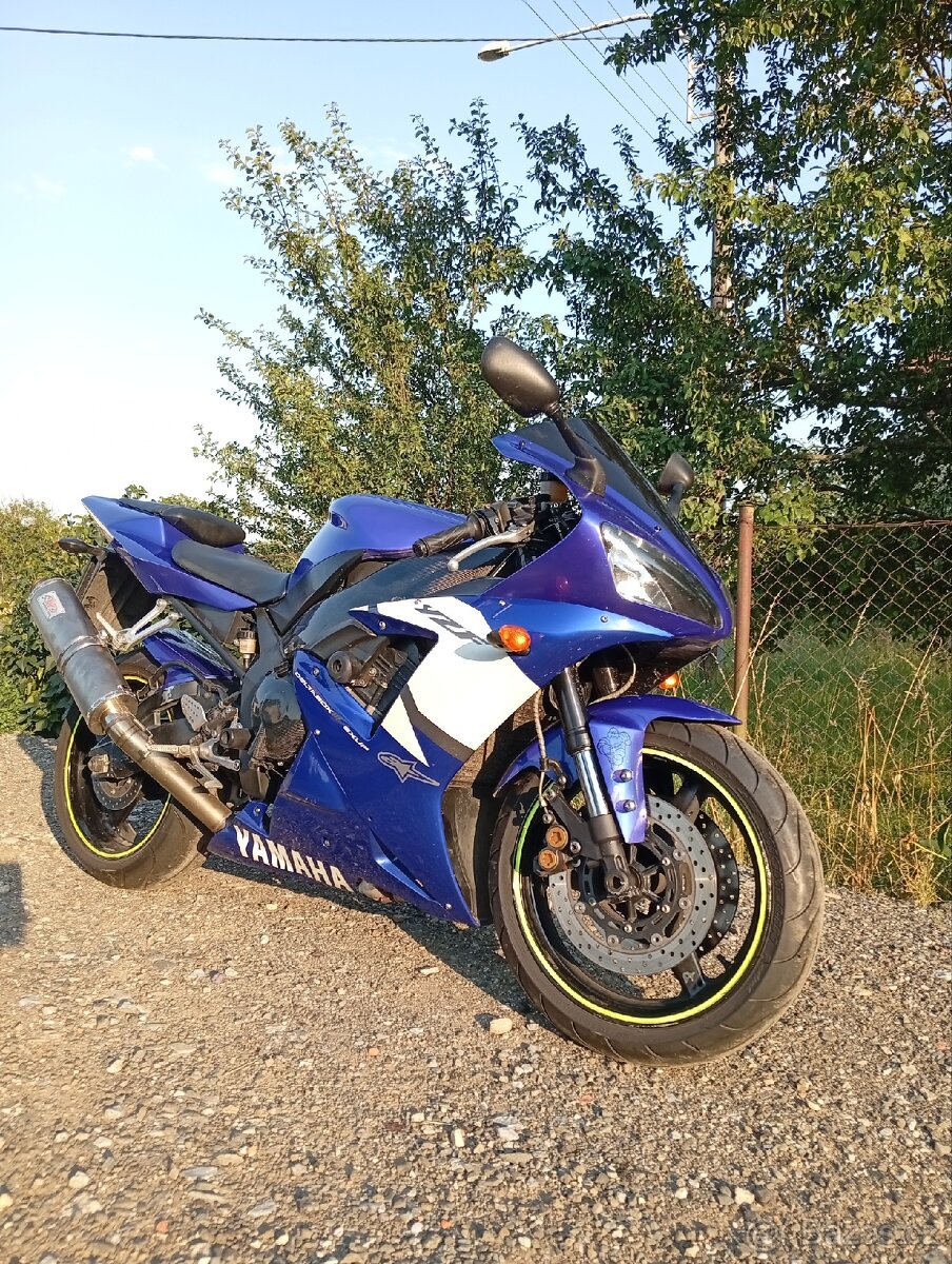 Yamaha YZF-R1 - 8